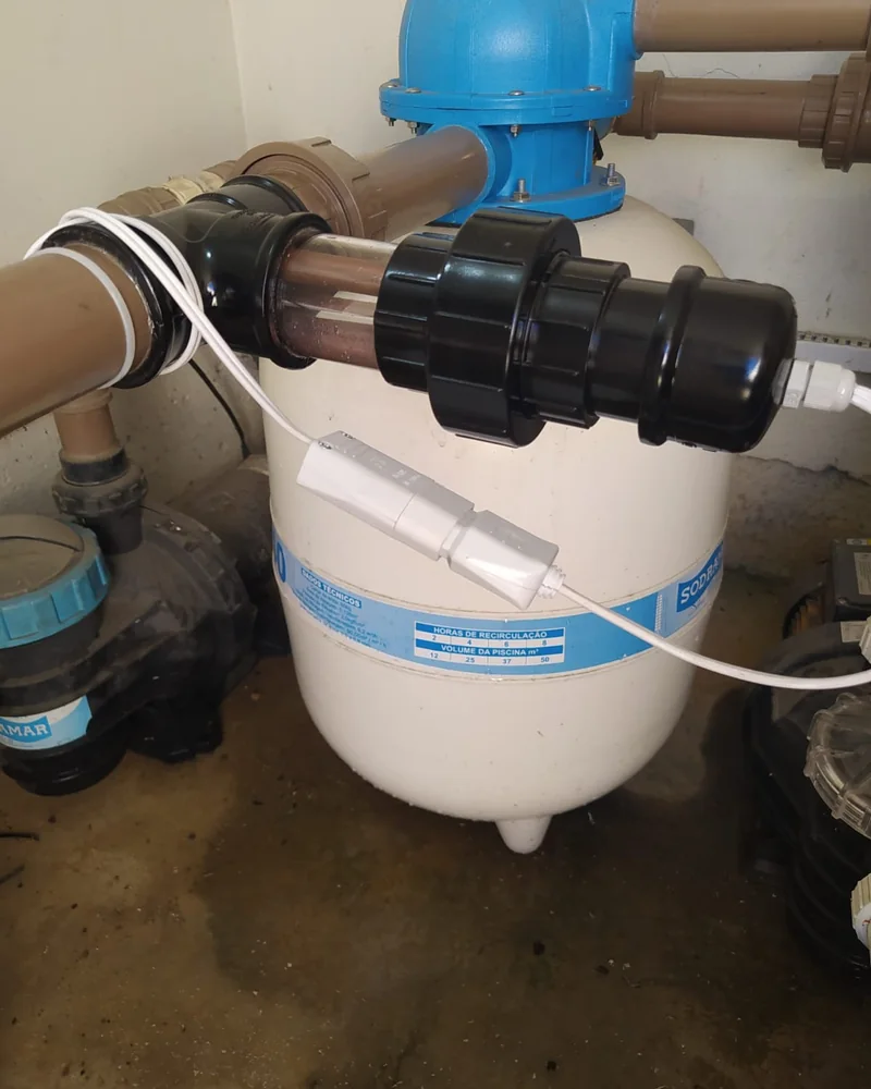 Célula ionizadora Aqualimp instalada na tubulação da piscina
